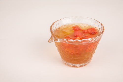 白底西瓜冰粉 清涼一夏的視覺(jué)與味覺(jué)盛宴